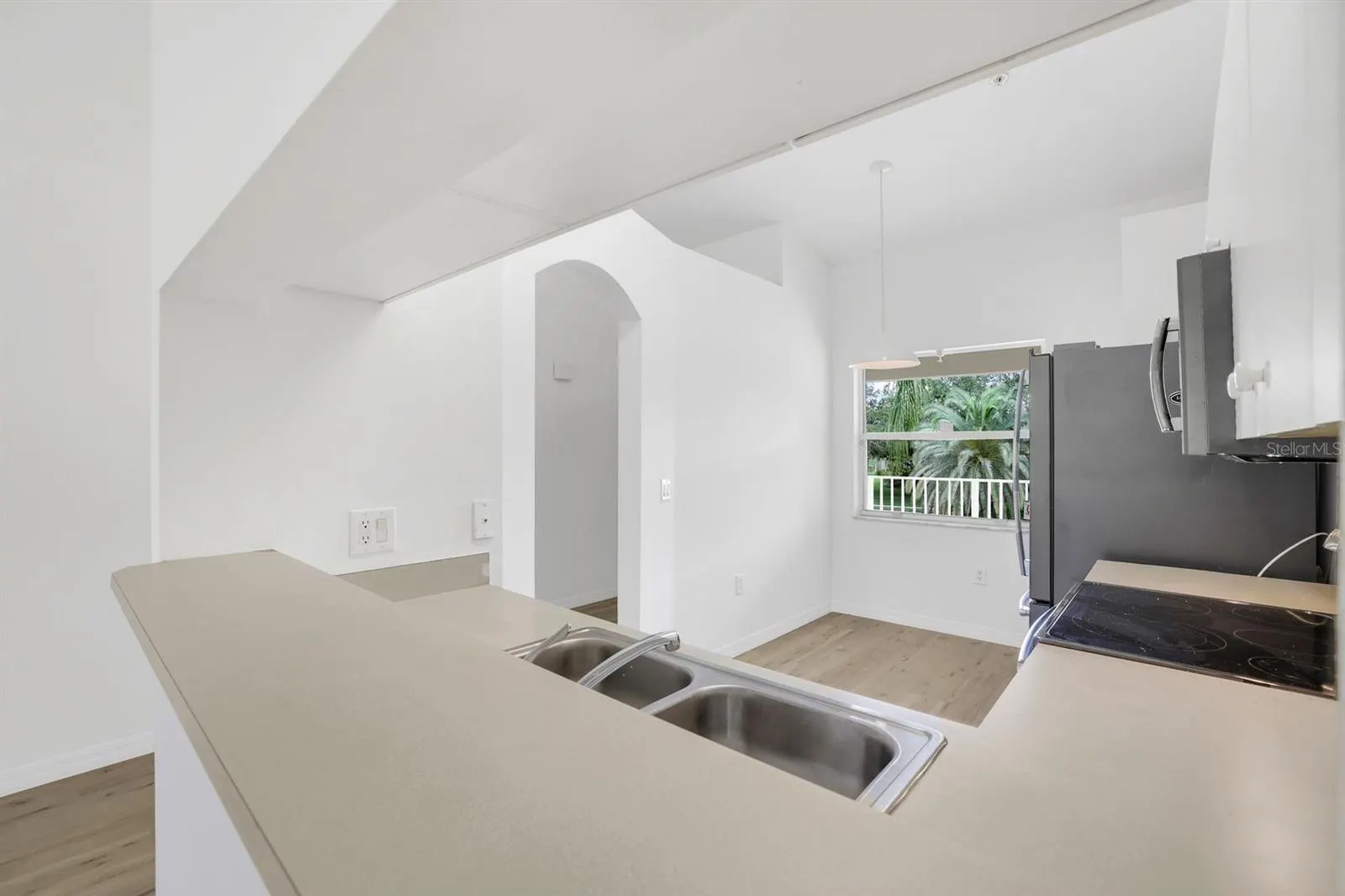 6635 HUNTINGTON LAKES CIR #202 #202