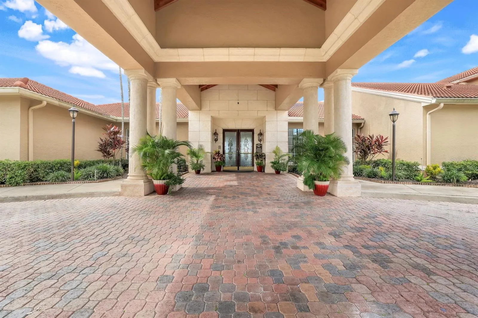 6635 HUNTINGTON LAKES CIR #202 #202