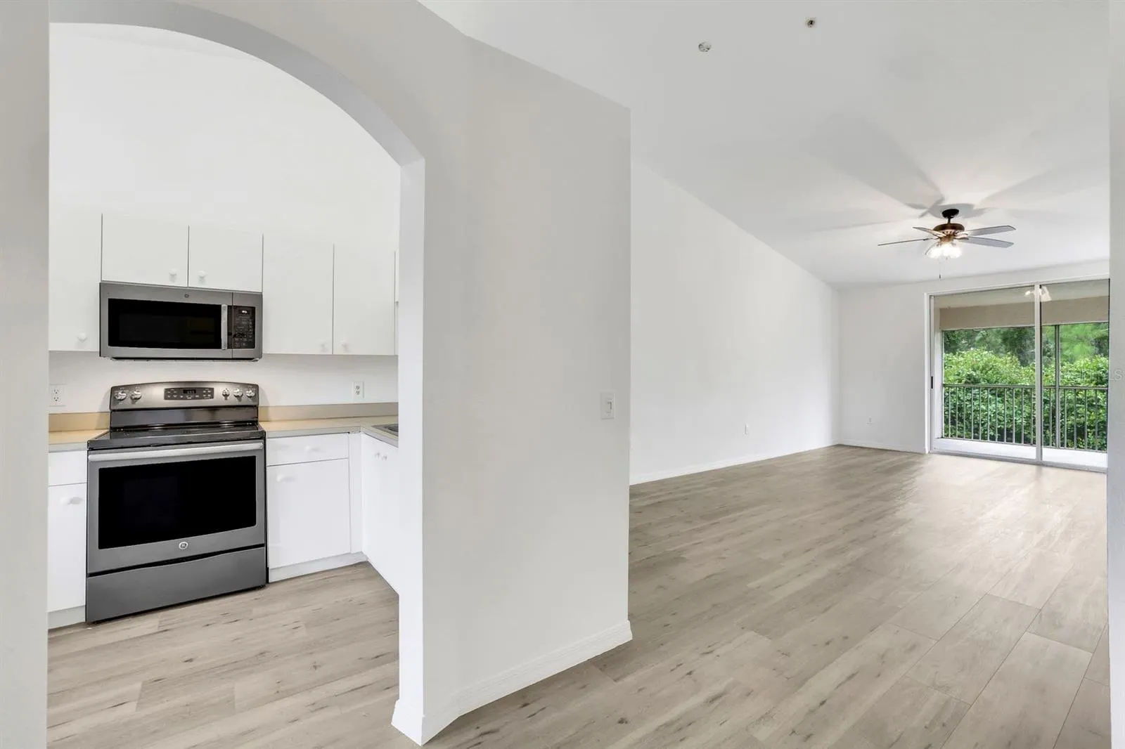 6635 HUNTINGTON LAKES CIR #202 #202