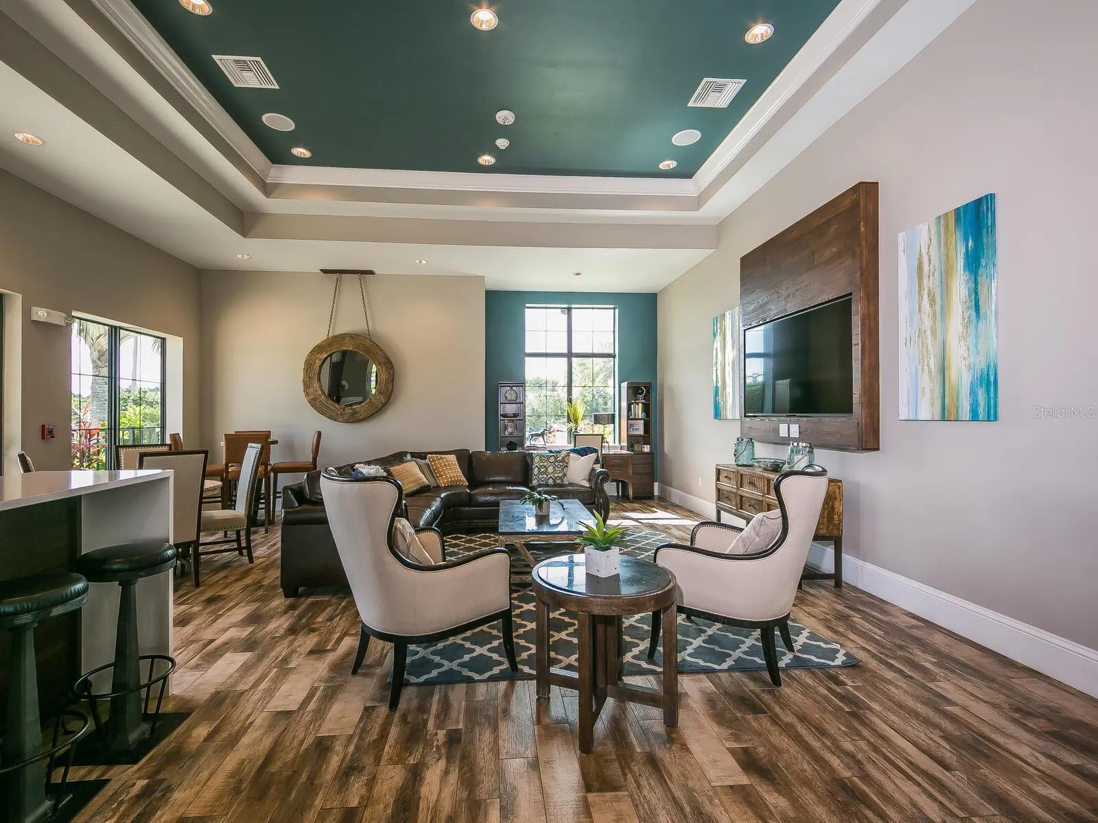 16532 HILLSIDE CIR