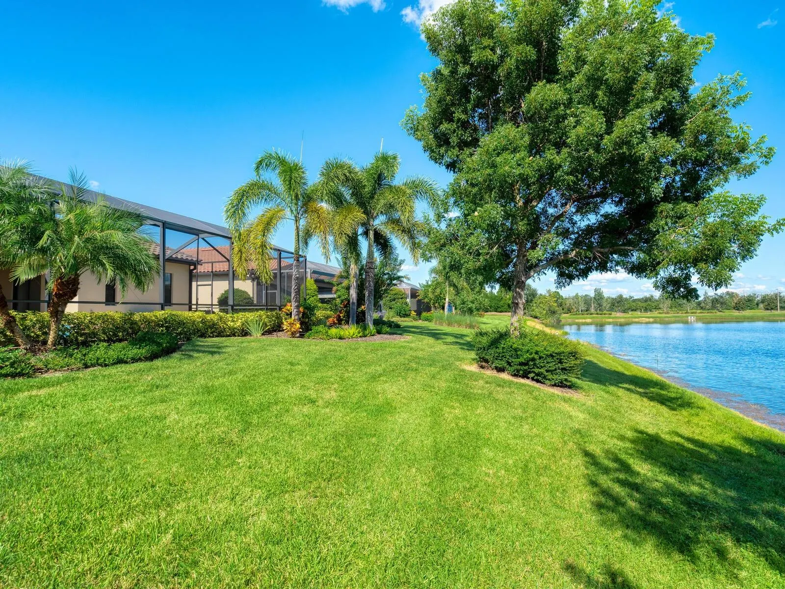 16532 HILLSIDE CIR