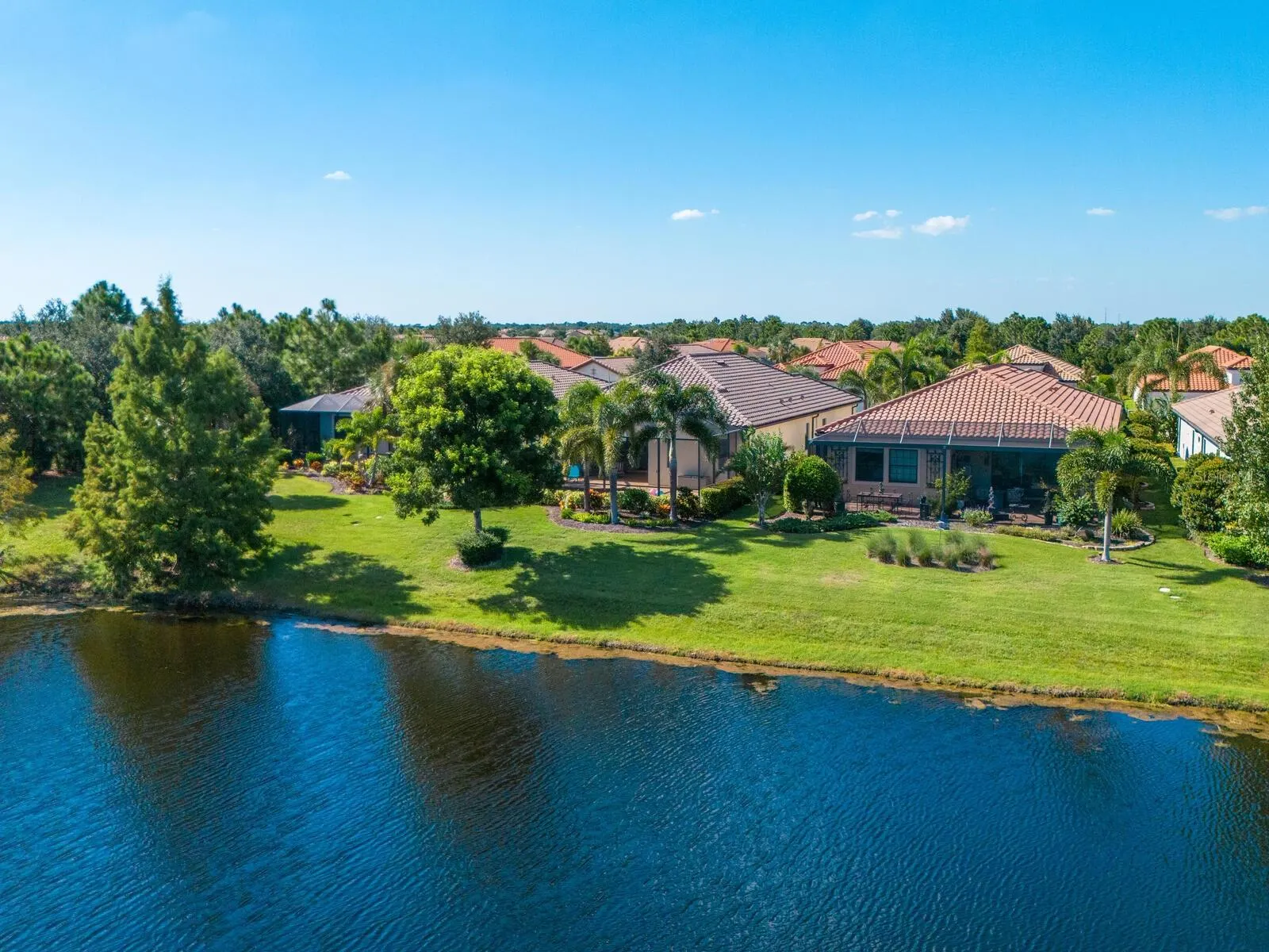 16532 HILLSIDE CIR