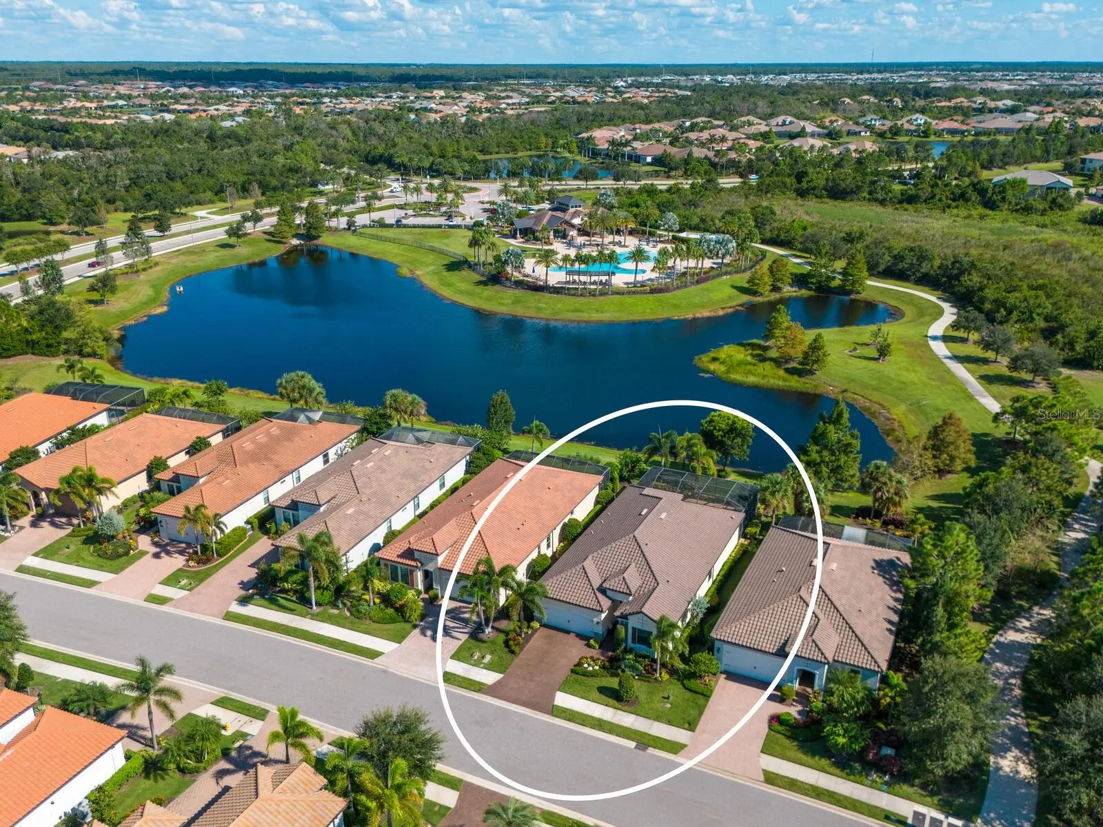 16532 HILLSIDE CIR