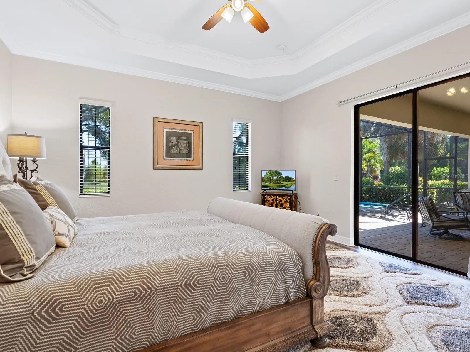 16532 HILLSIDE CIR