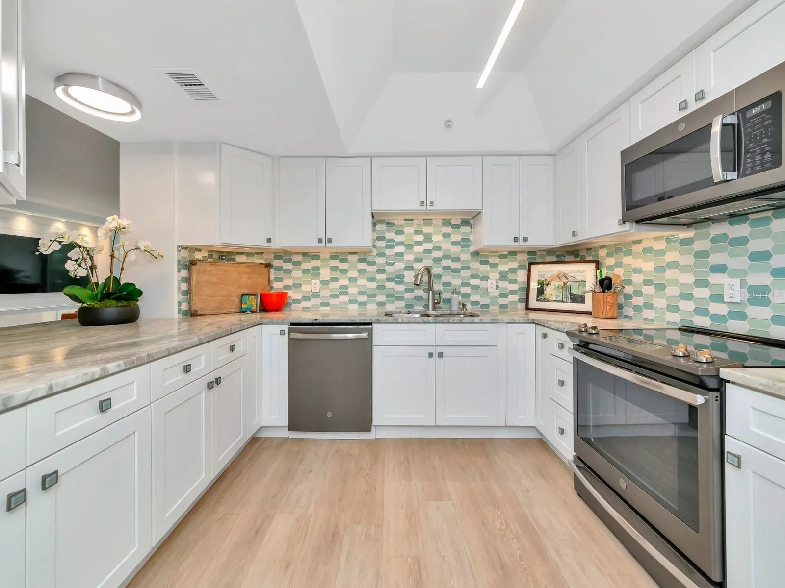 1255 N GULFSTREAM AVE #204, #204