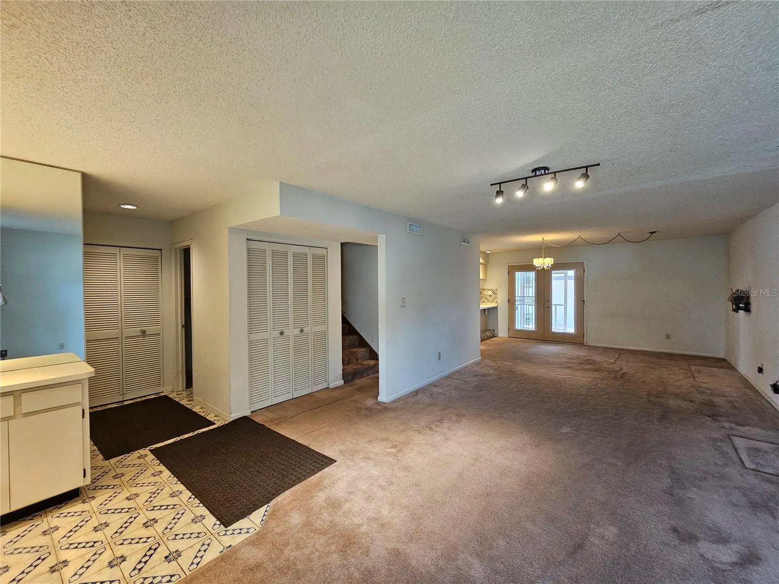 3418 W SAINT CONRAD ST