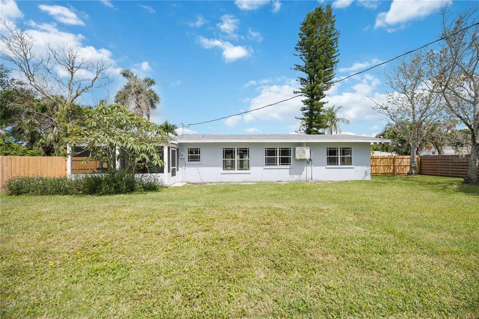 723 45TH STREET CT W