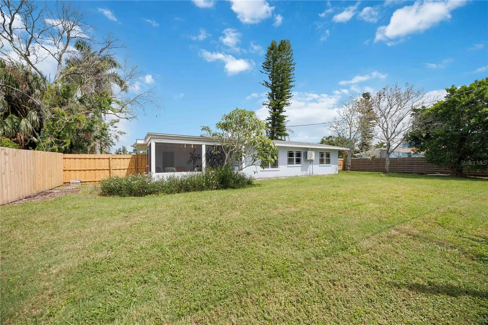 723 45TH STREET CT W