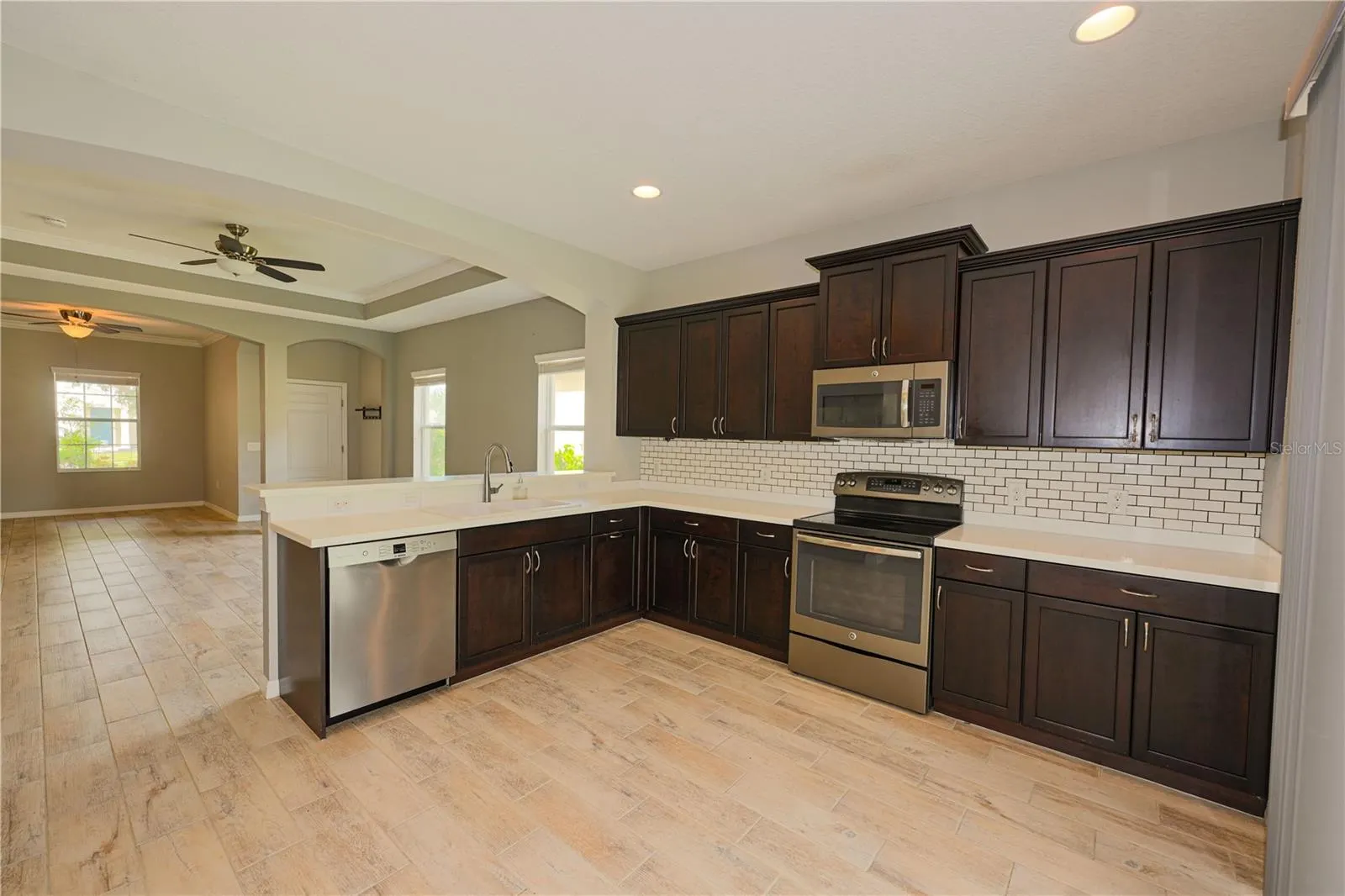4607 SUMMERLAKE CIR