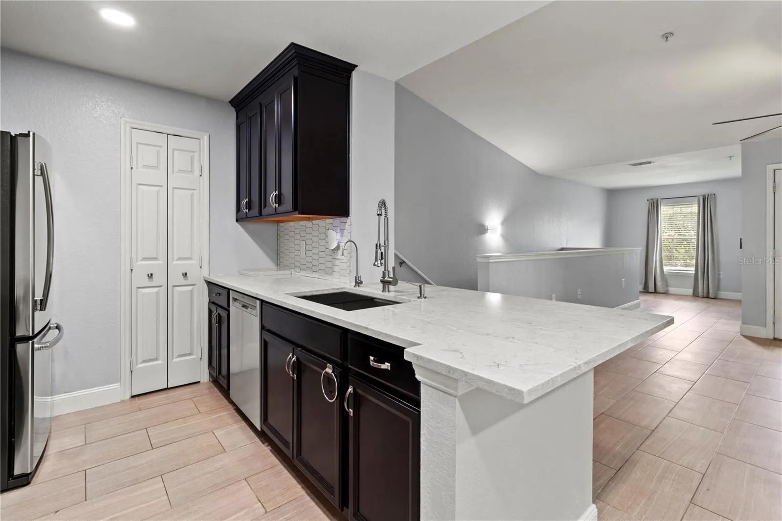 8911 MANOR LOOP #204, #204