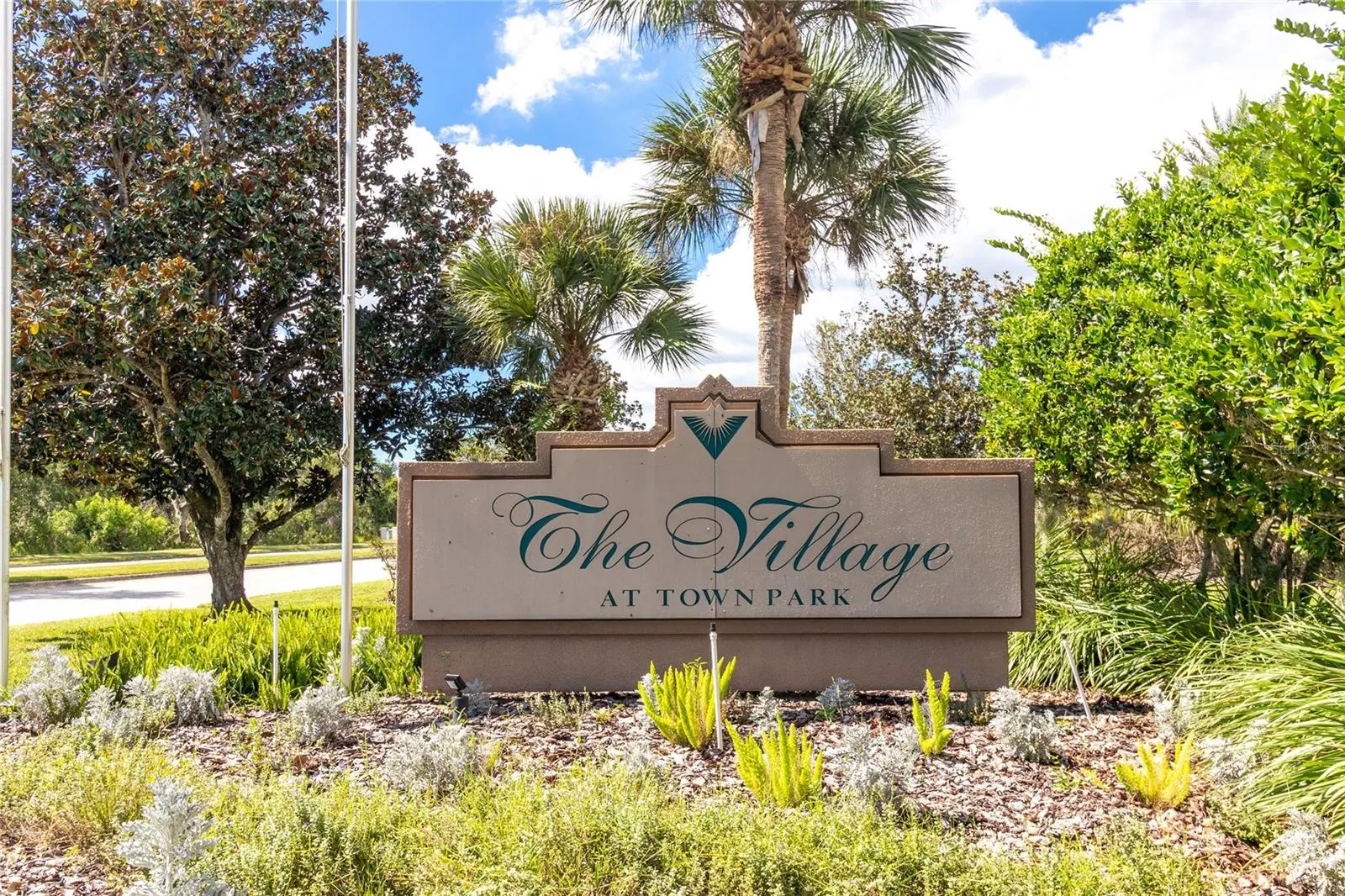 8911 MANOR LOOP #204, #204