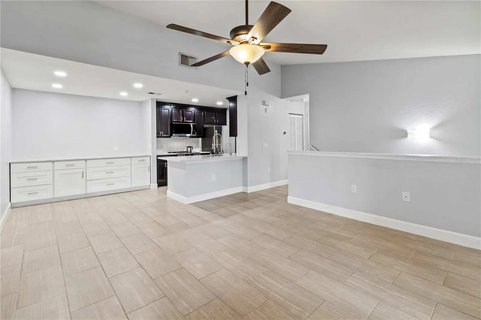 8911 MANOR LOOP #204, #204