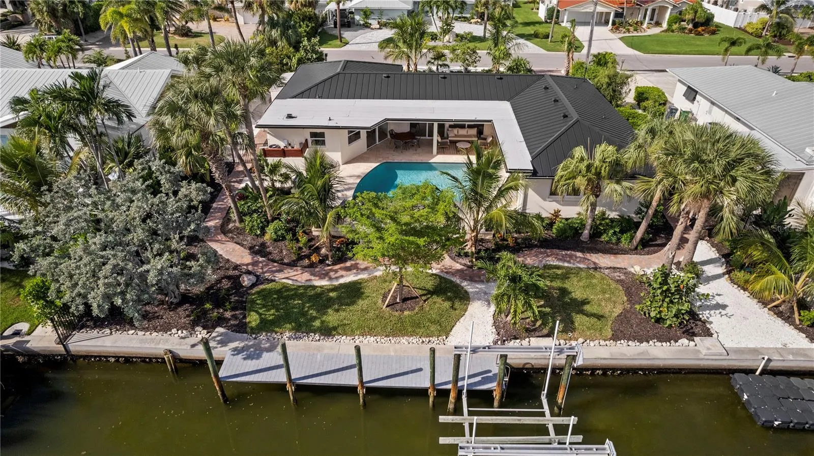 624 DUNDEE LN