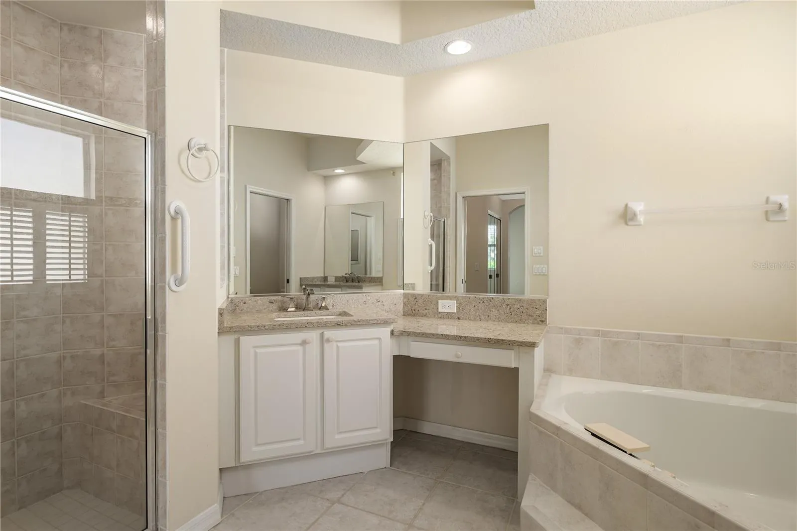 731 PLANTERS MANOR WAY
