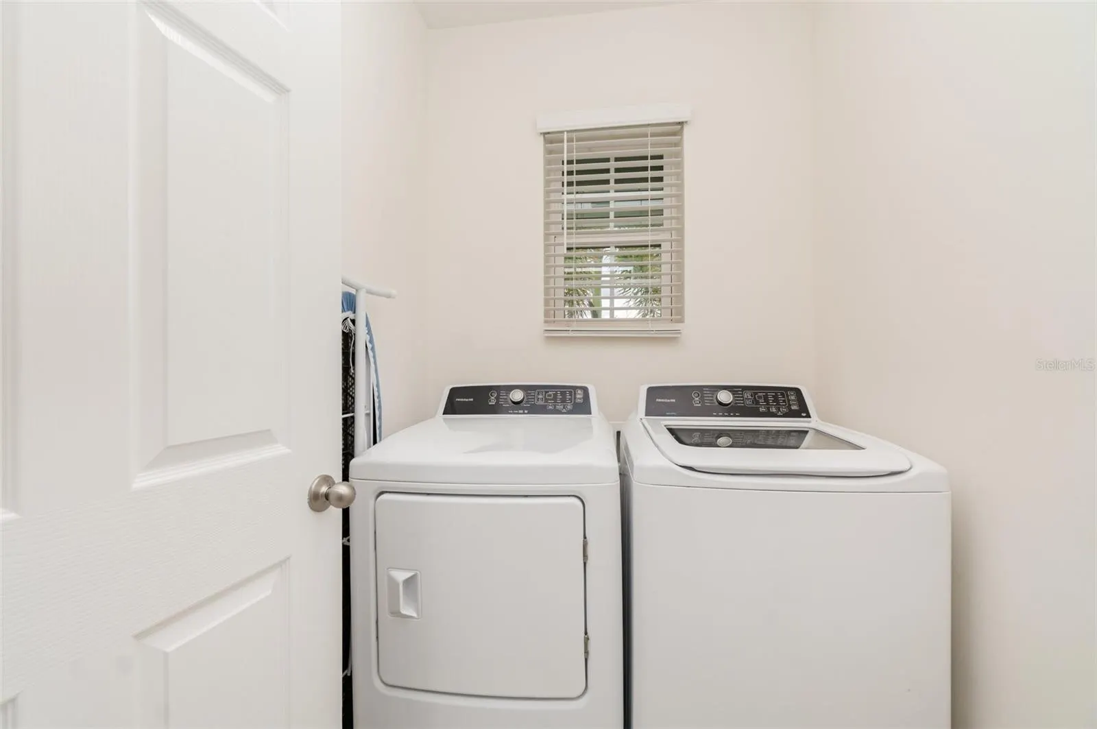5261 SHELL MOUND CIR