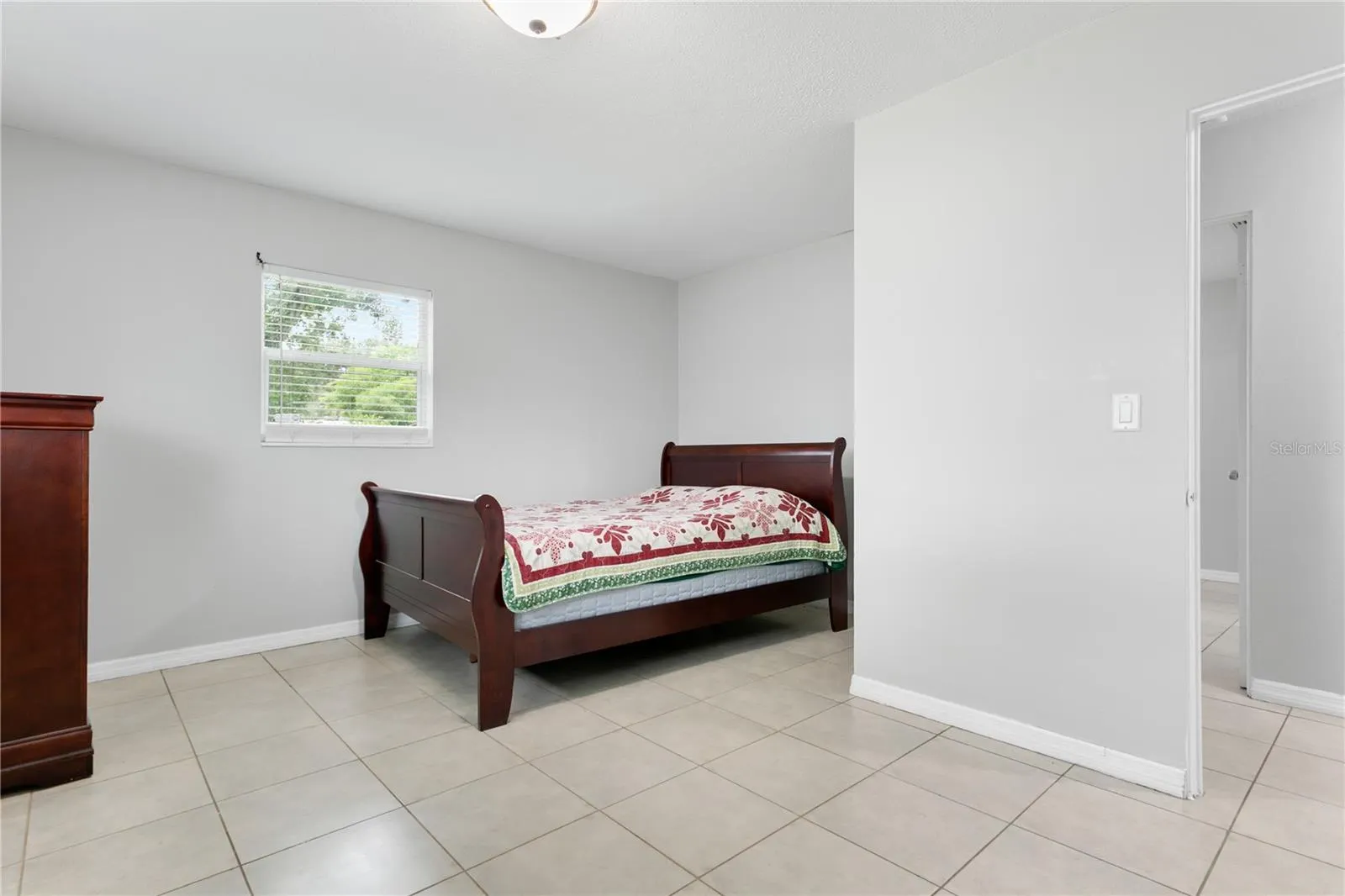 1904 5TH ST W