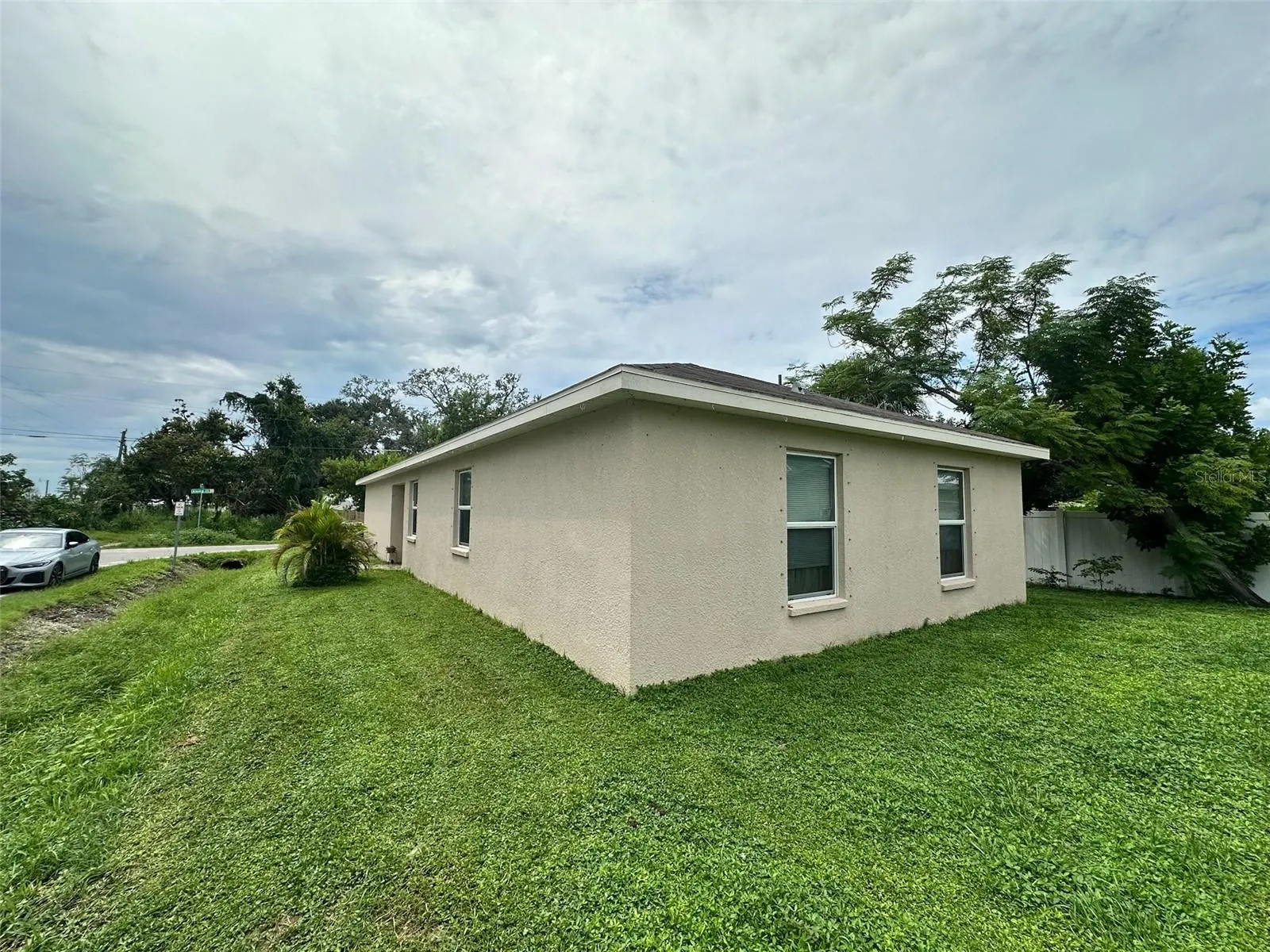 4000 ALMOND AVE