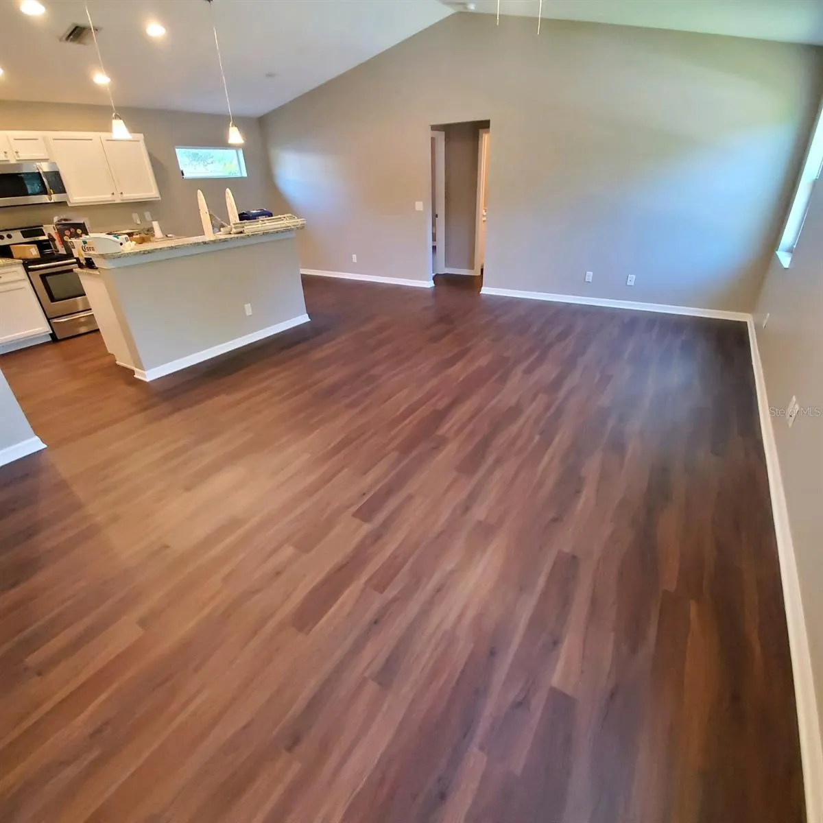 4000 ALMOND AVE