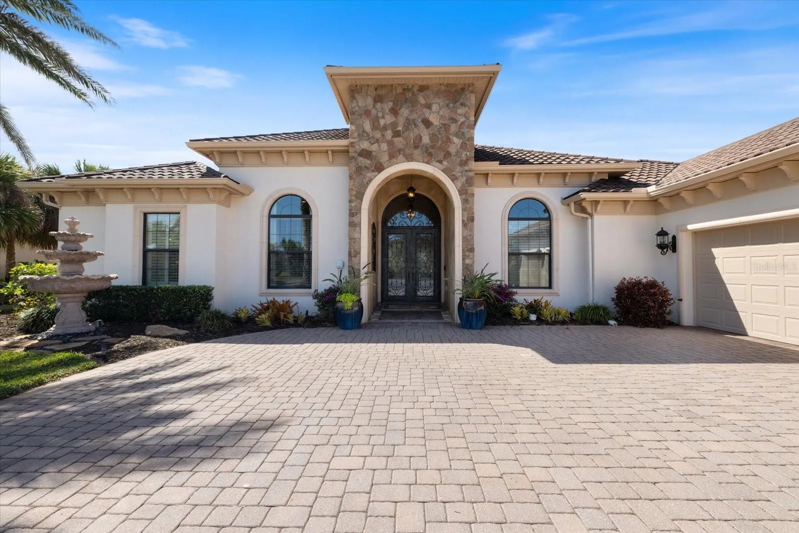 26725 RAPHIS ROYALE BLVD