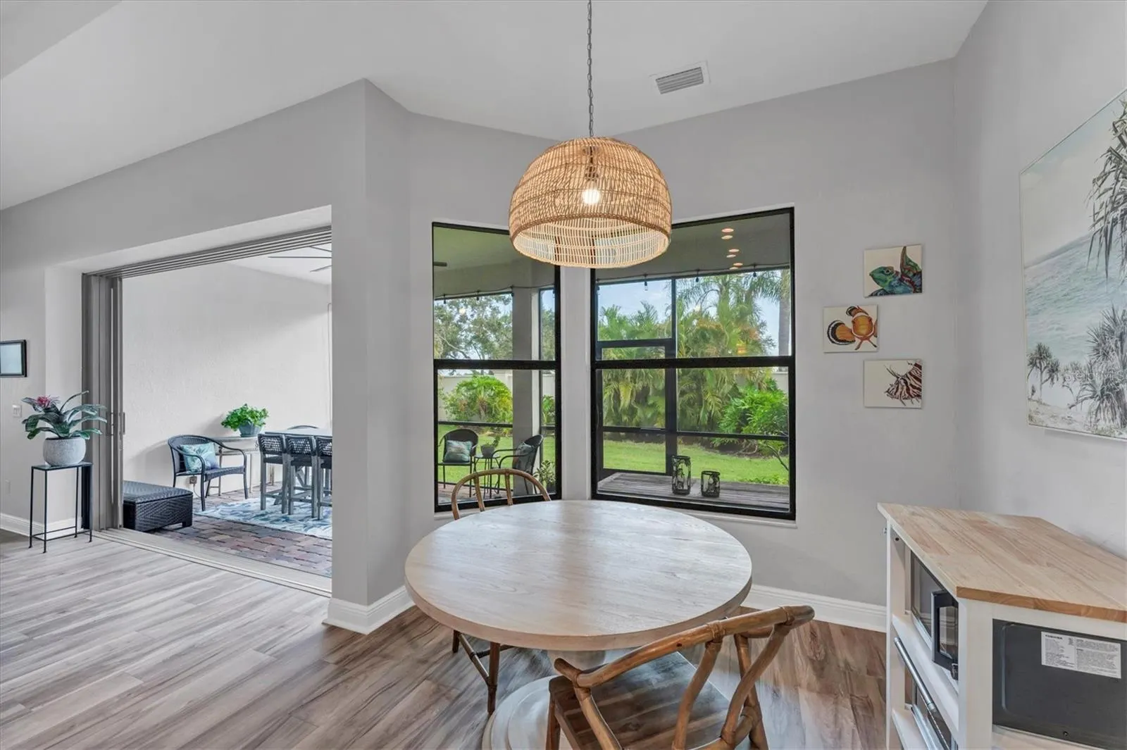 5819 TITLE ROW DR