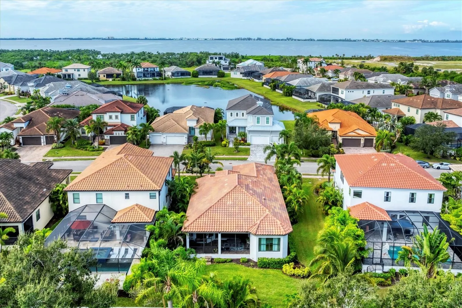 5819 TITLE ROW DR