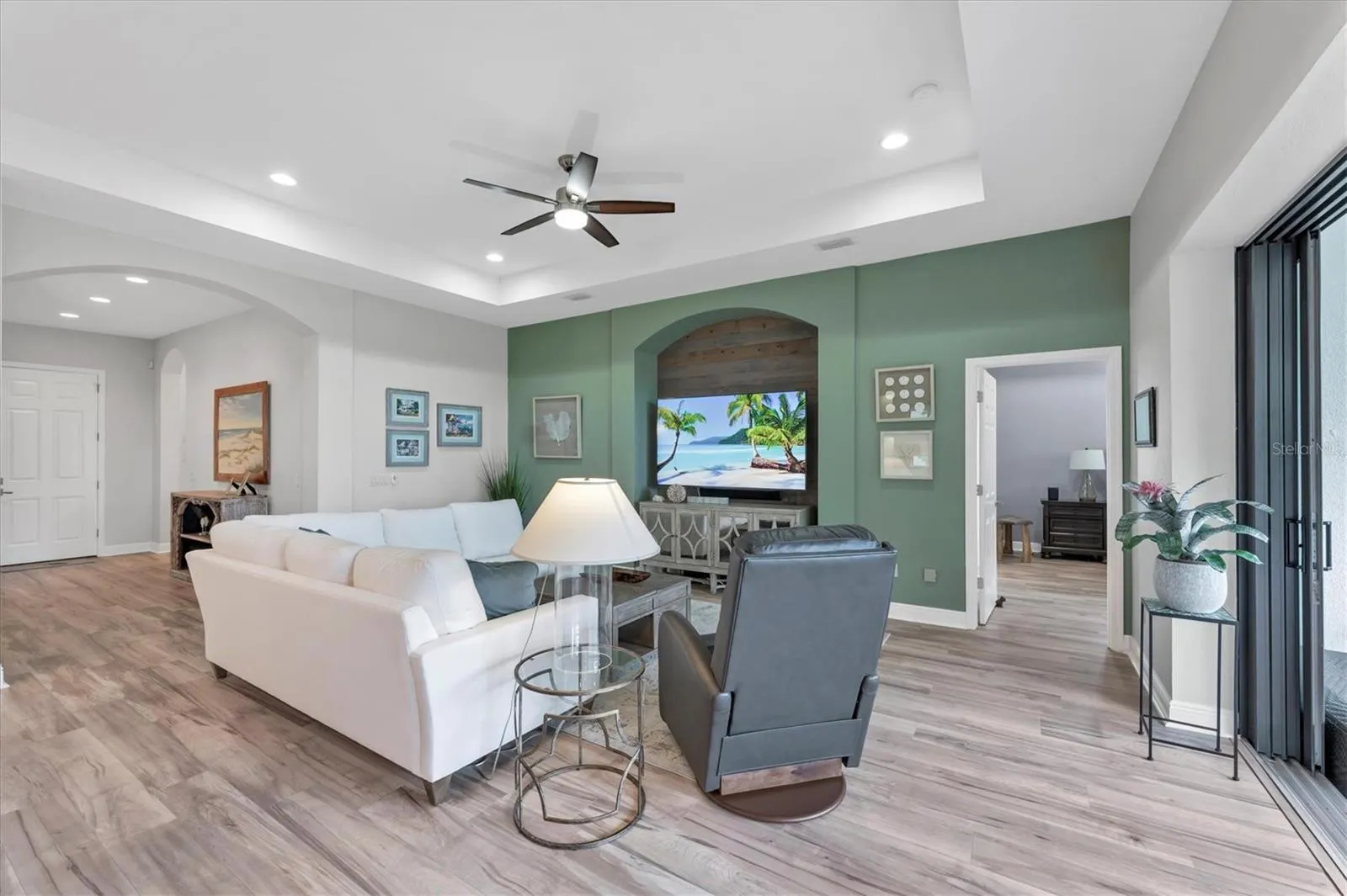 5819 TITLE ROW DR