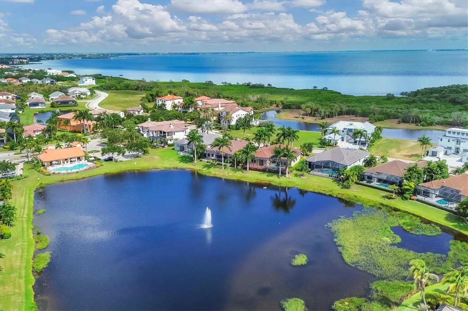 5819 TITLE ROW DR