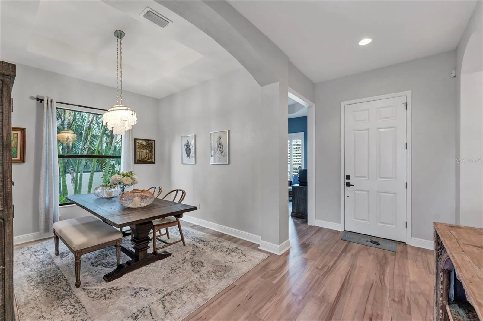 5819 TITLE ROW DR