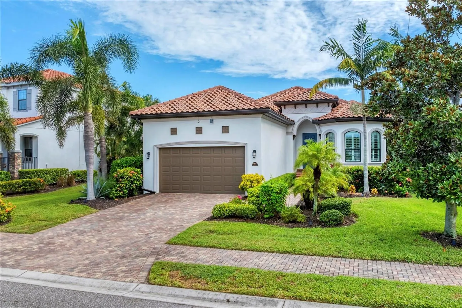 5819 TITLE ROW DR
