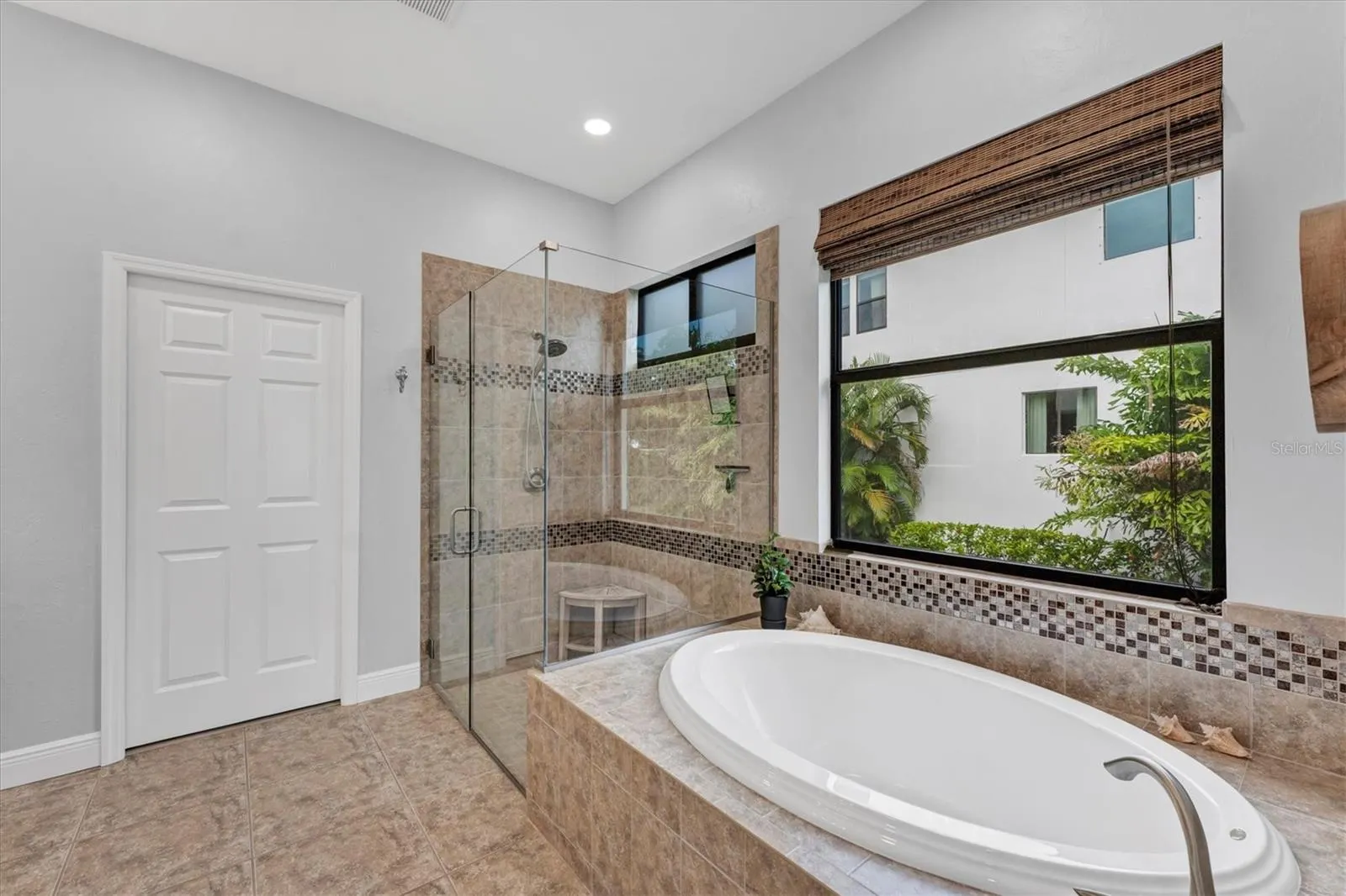 5819 TITLE ROW DR