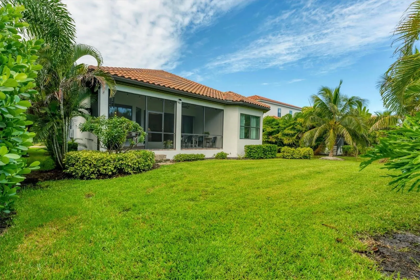 5819 TITLE ROW DR