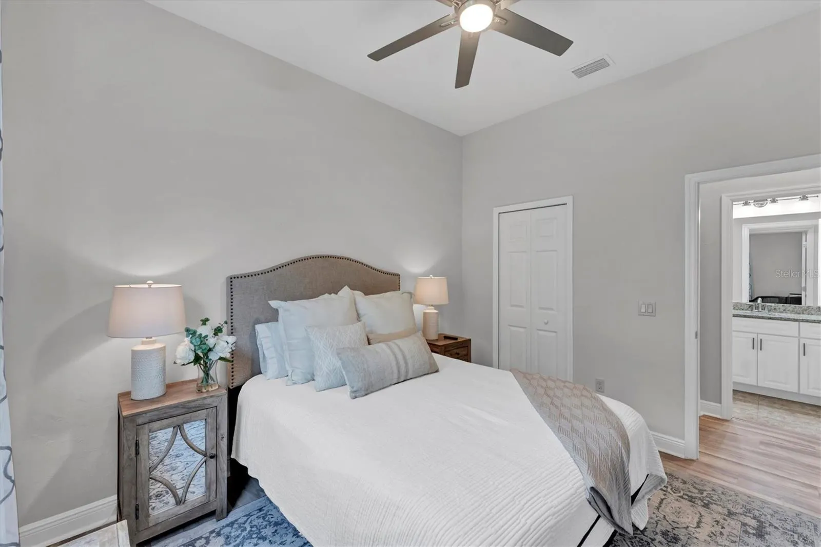 5819 TITLE ROW DR
