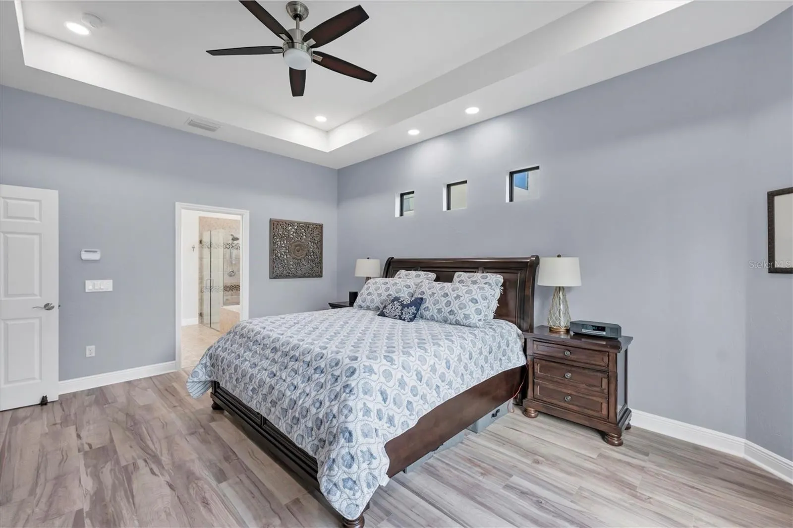5819 TITLE ROW DR
