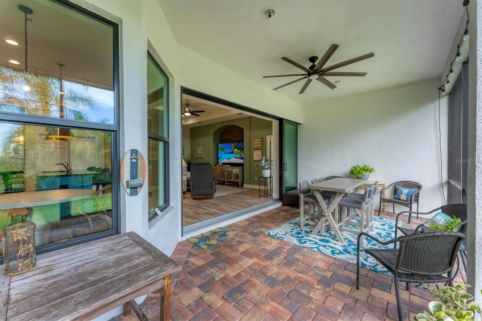 5819 TITLE ROW DR