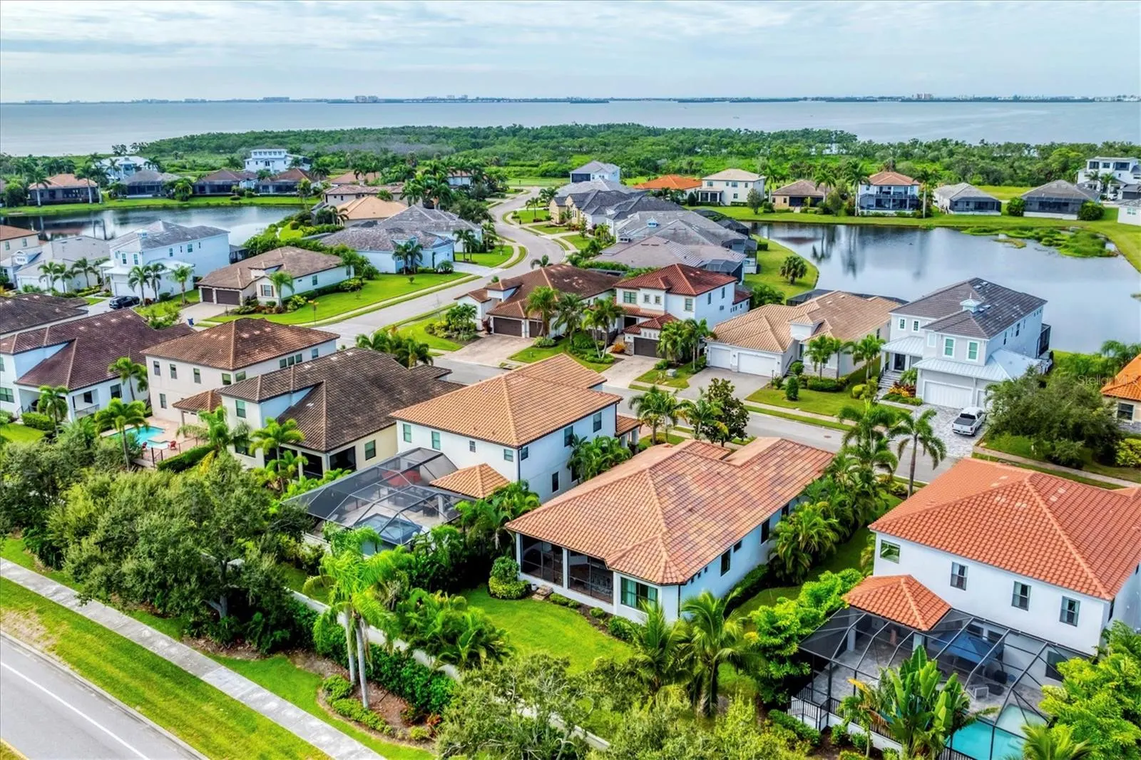 5819 TITLE ROW DR
