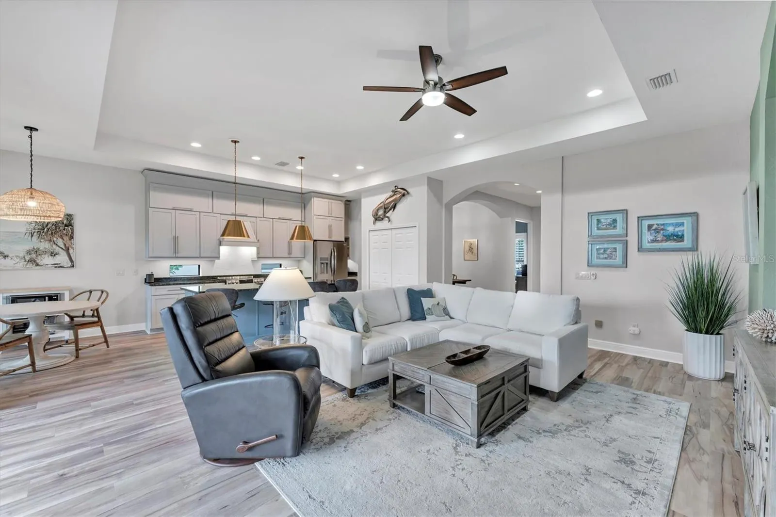 5819 TITLE ROW DR