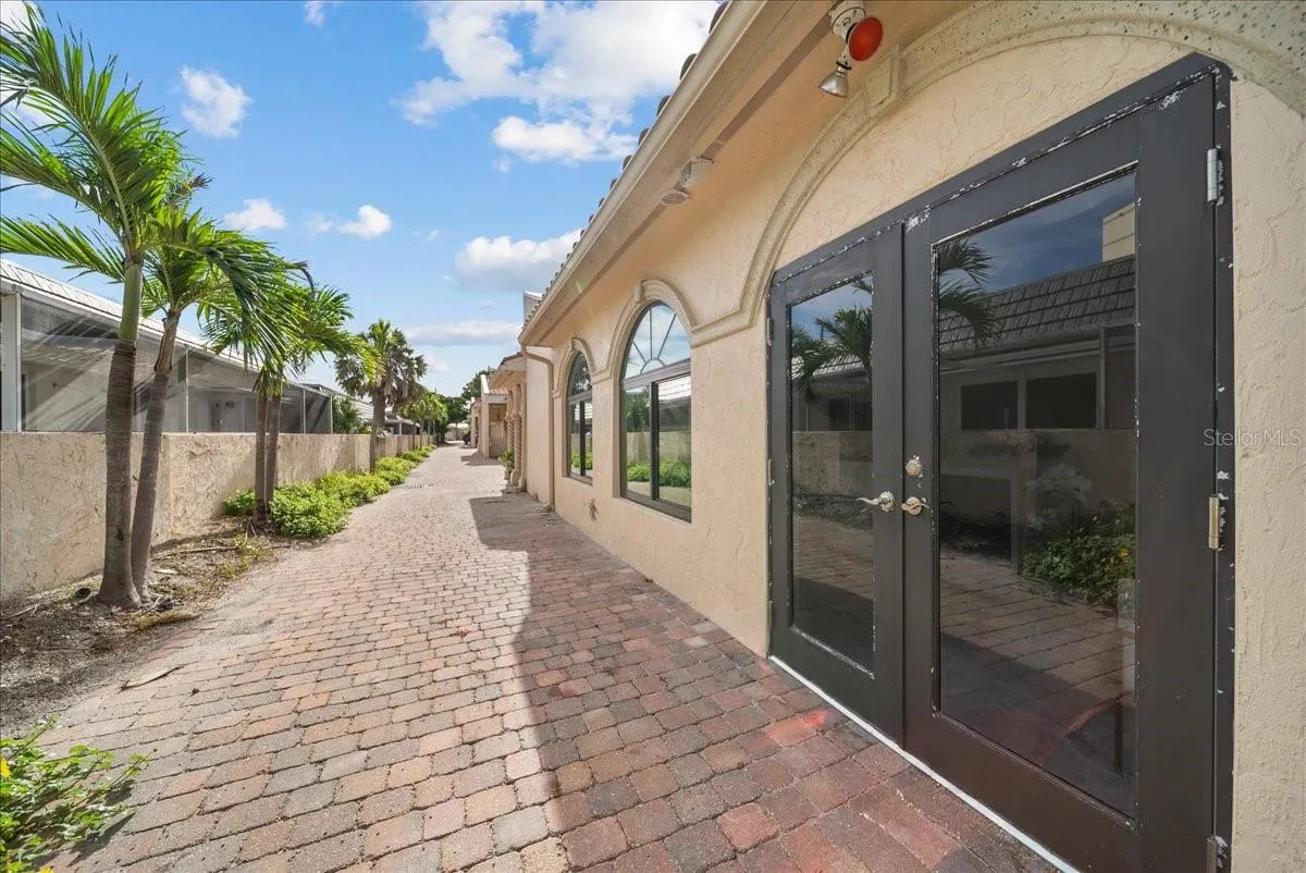 718 GOLDEN BEACH BLVD #1, #1