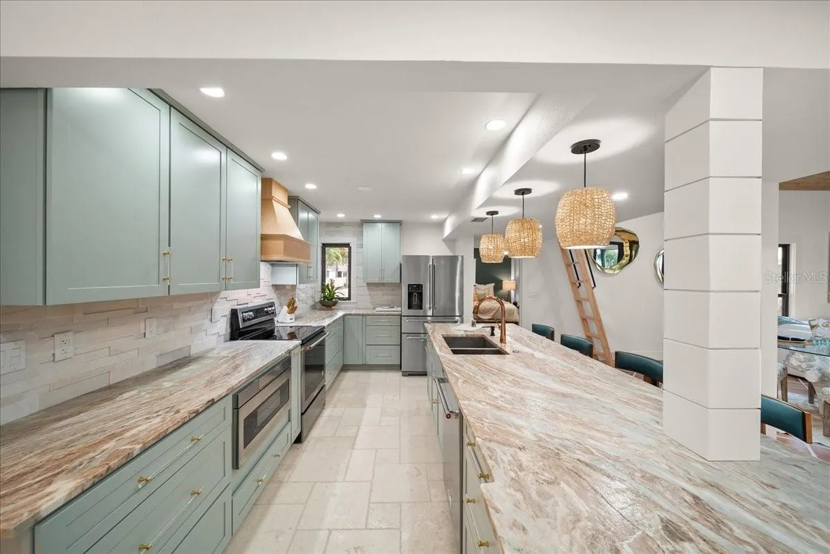 718 GOLDEN BEACH BLVD #1, #1