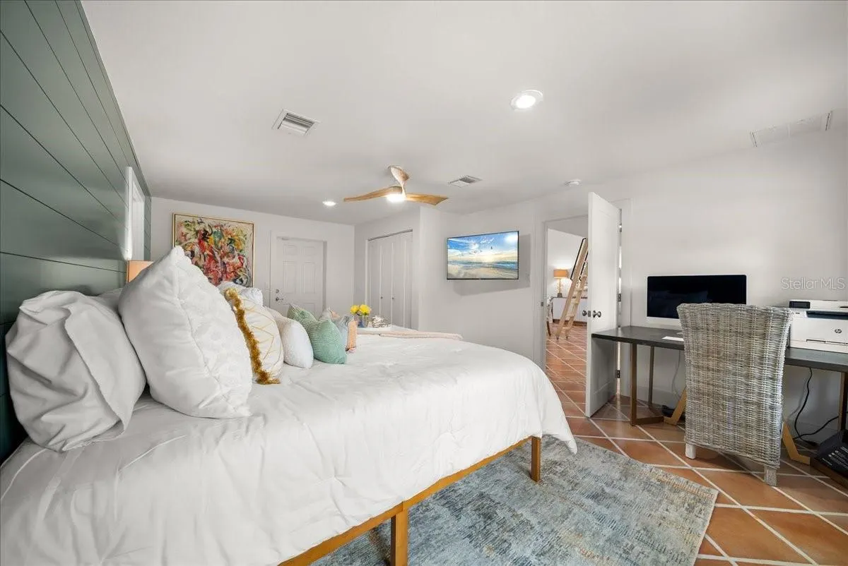 718 GOLDEN BEACH BLVD #1, #1