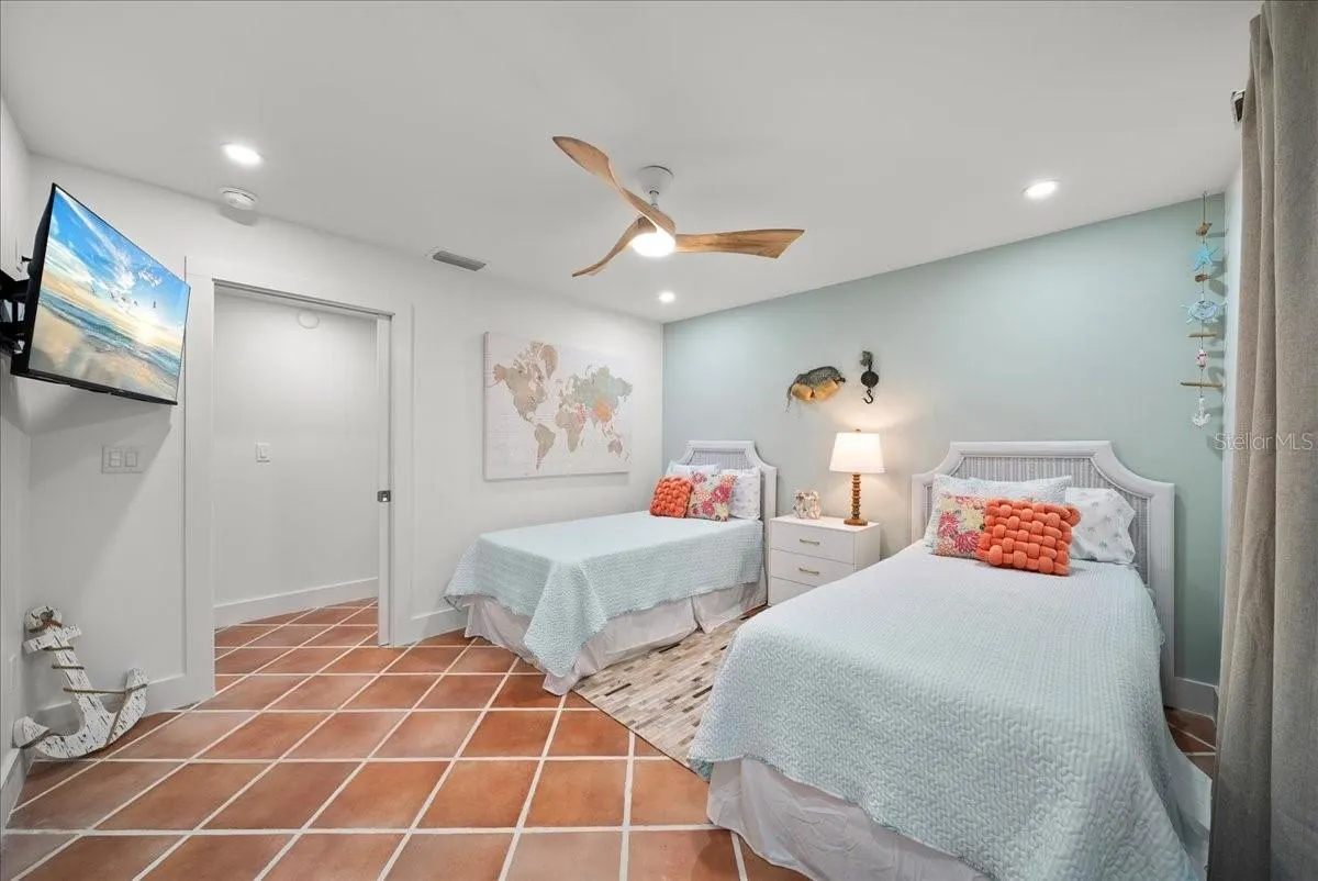 718 GOLDEN BEACH BLVD #1, #1