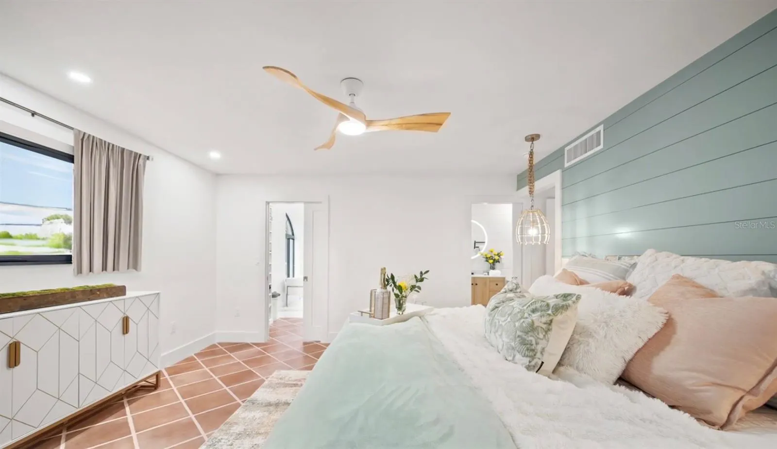 718 GOLDEN BEACH BLVD #1, #1