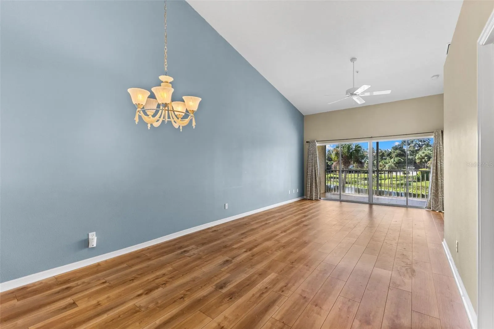 414 LAUREL LAKE DR #203, #203