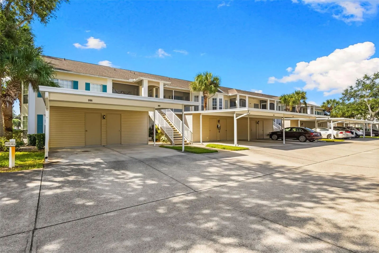 414 LAUREL LAKE DR #203, #203