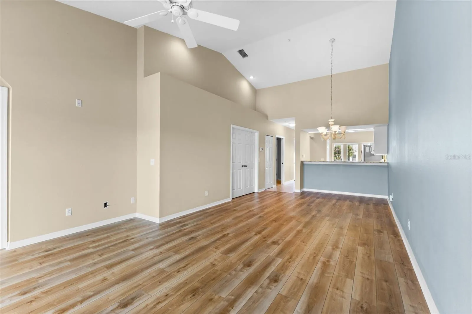 414 LAUREL LAKE DR #203, #203