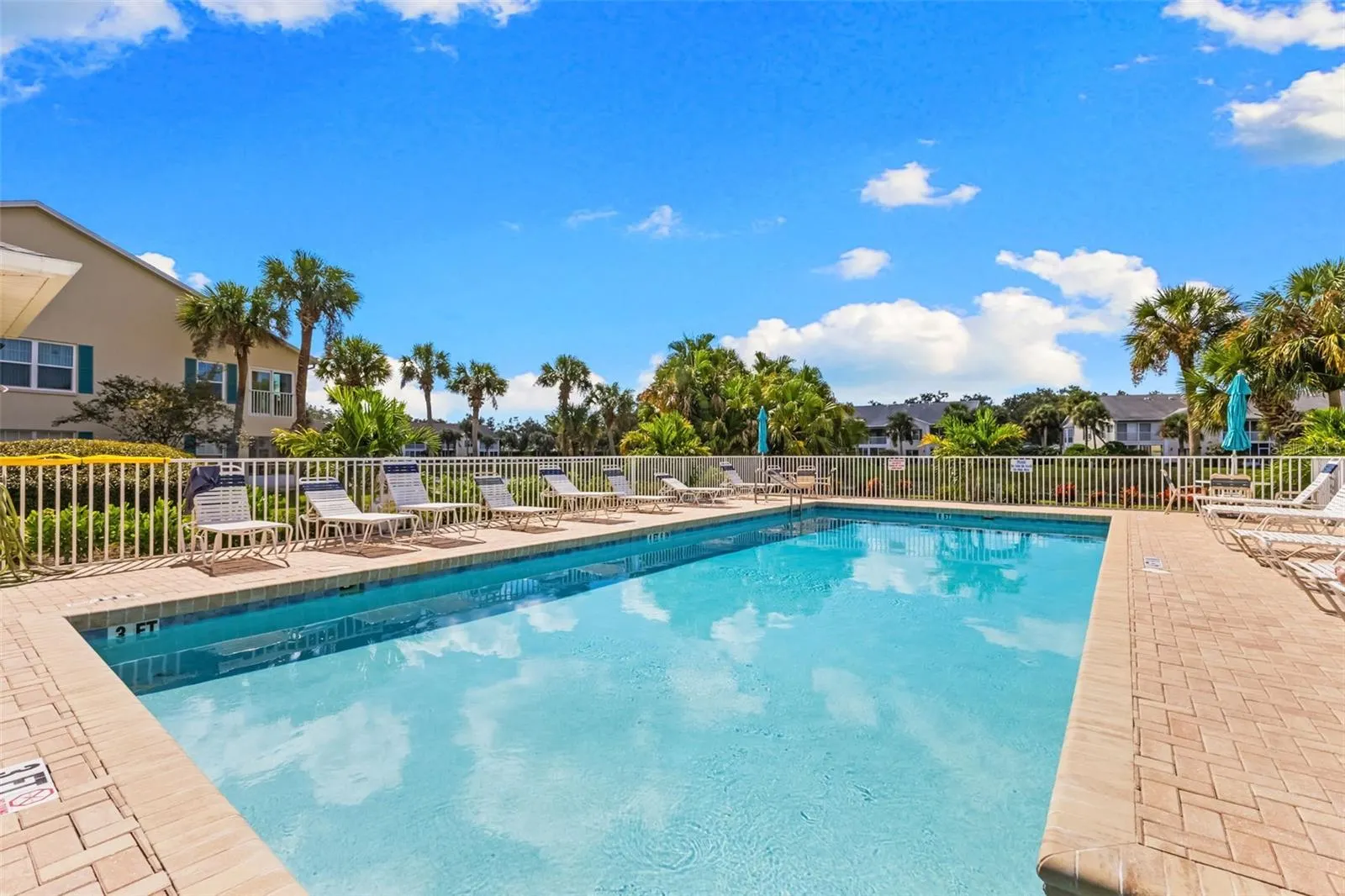 414 LAUREL LAKE DR #203, #203