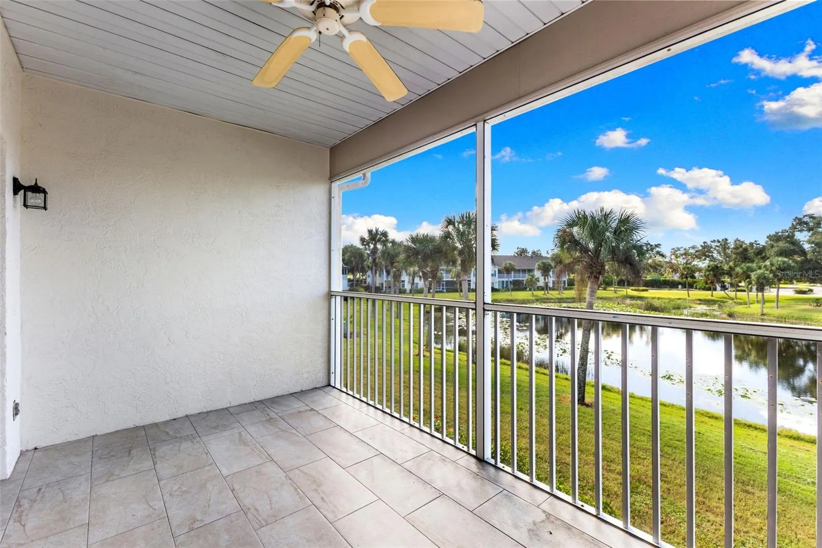414 LAUREL LAKE DR #203, #203