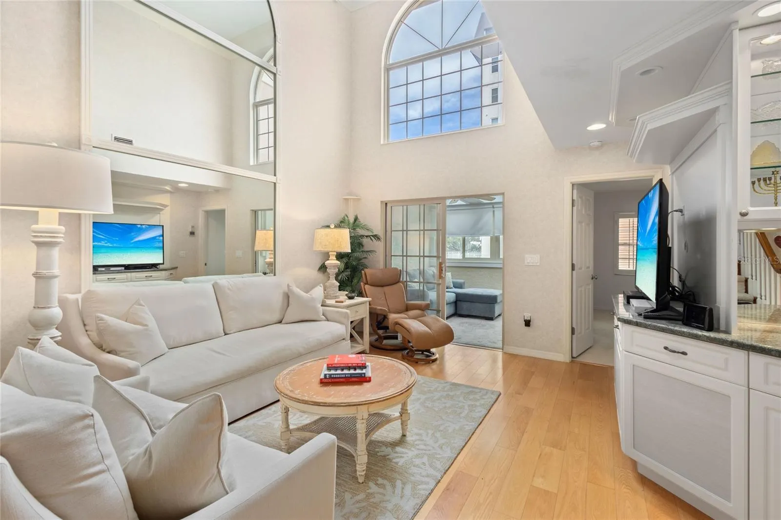 1161 COQUILLE ST #206, #206
