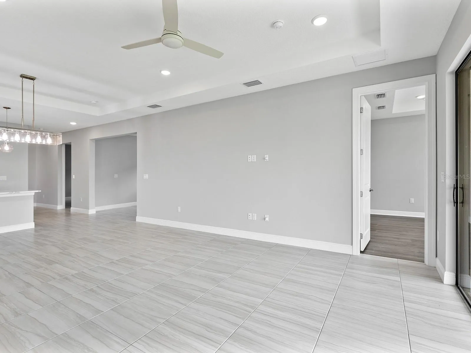 4927 CAROVA WAY