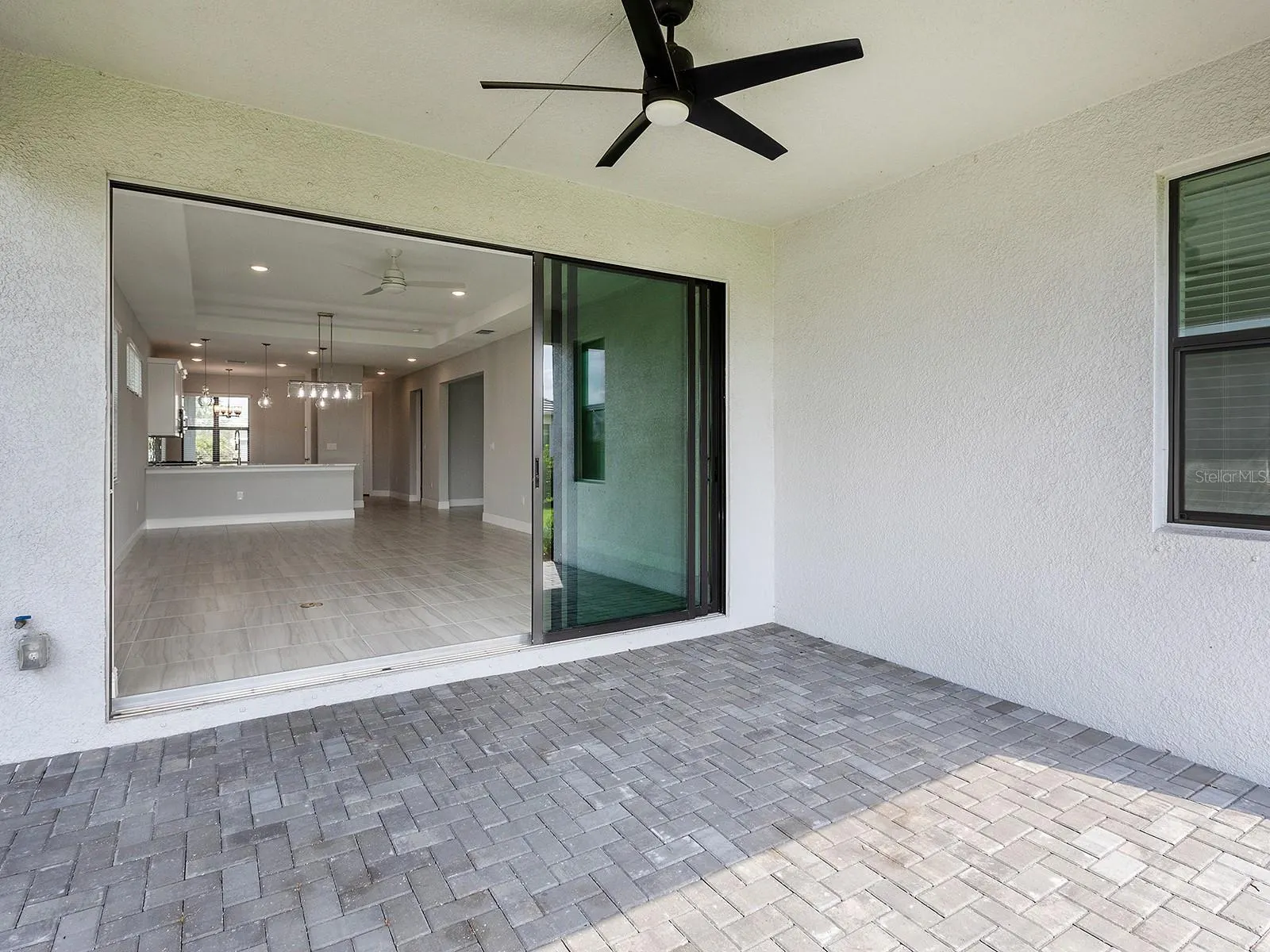 4927 CAROVA WAY