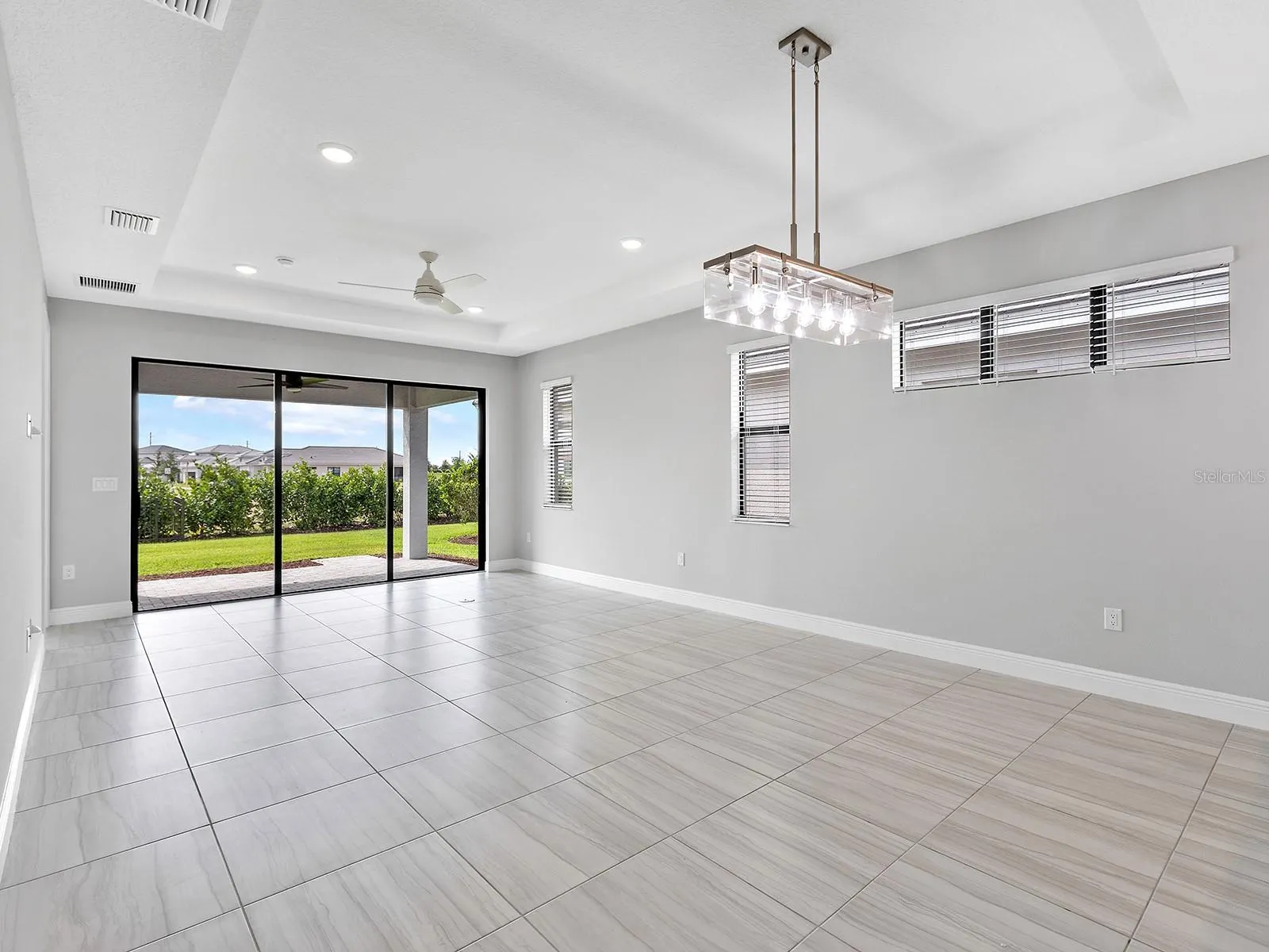 4927 CAROVA WAY